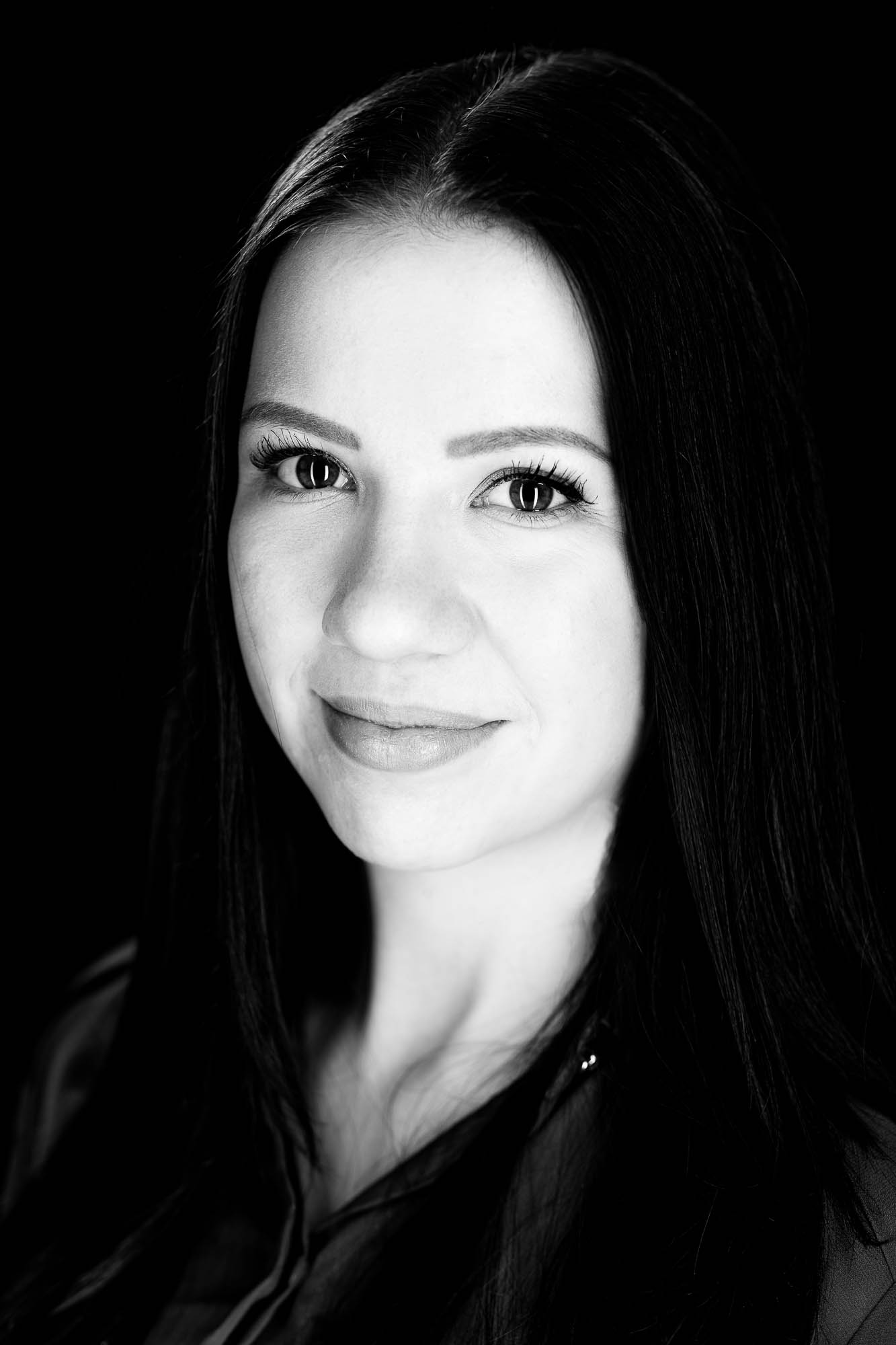 Export x3 Headshot  06618 Dez 01 2019 Bearbeitet Headshots 2019  Miro Nicole Nadine